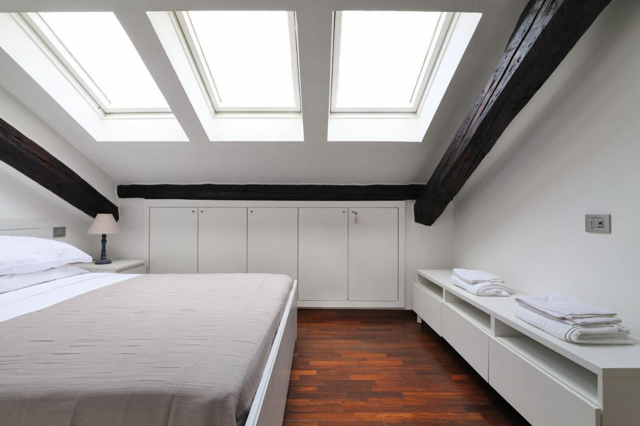Apartamento Elegant P.Venezia Attic Milán Exterior foto